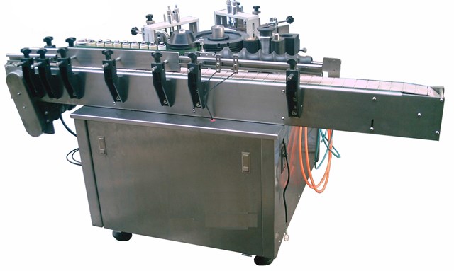 3 sinais de que sua máquina rotuladora precisa de manutenção urgente